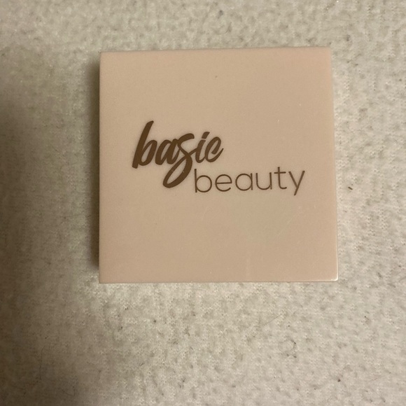Women’s basic beauty Color Hot Cocoa Bomb net wt. 4g/0.14oz eyeshadow - Picture 2 of 3